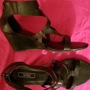 BLACK WEDGE SANDALS